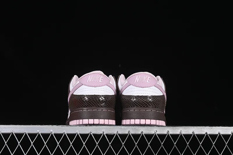 All categories Nk SB Dunk series Nk SB Dunk Low low-top sneakers Nk Dunk Low "Snakeskin" gray and purple color low-top casual sneakers HV6932-299